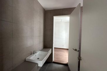 4 Stry Villa,3.7k sqft,6r5b,Free legal,0% downpayment,Facing South,5 Carpark