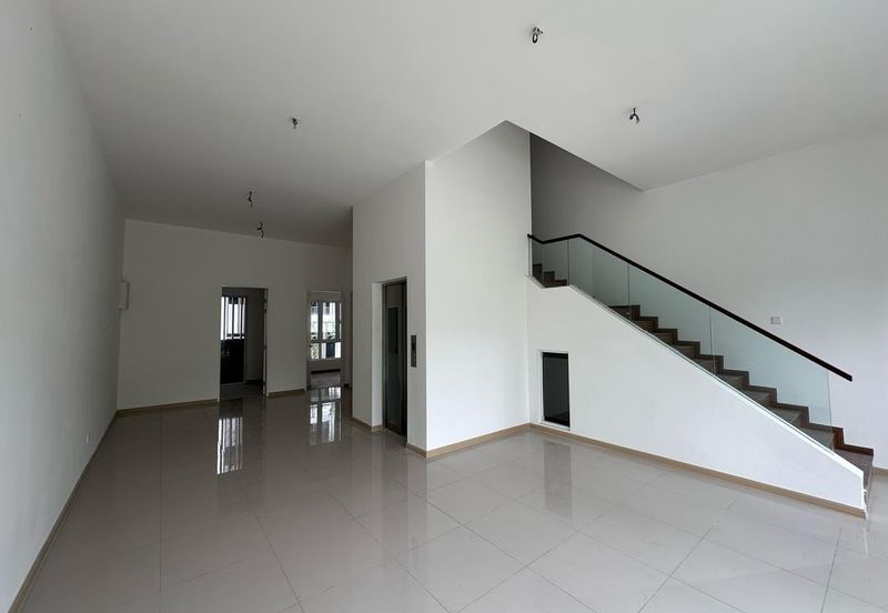 4 Stry Villa,3.7k sqft,6r5b,Free legal,0% downpayment,Facing South,5 Carpark