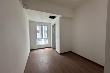 4 Stry Villa,3.7k sqft,6r5b,Free legal,0% downpayment,Facing South,5 Carpark