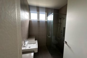 4 Stry Villa,3.7k sqft,6r5b,Free legal,0% downpayment,Facing South,5 Carpark