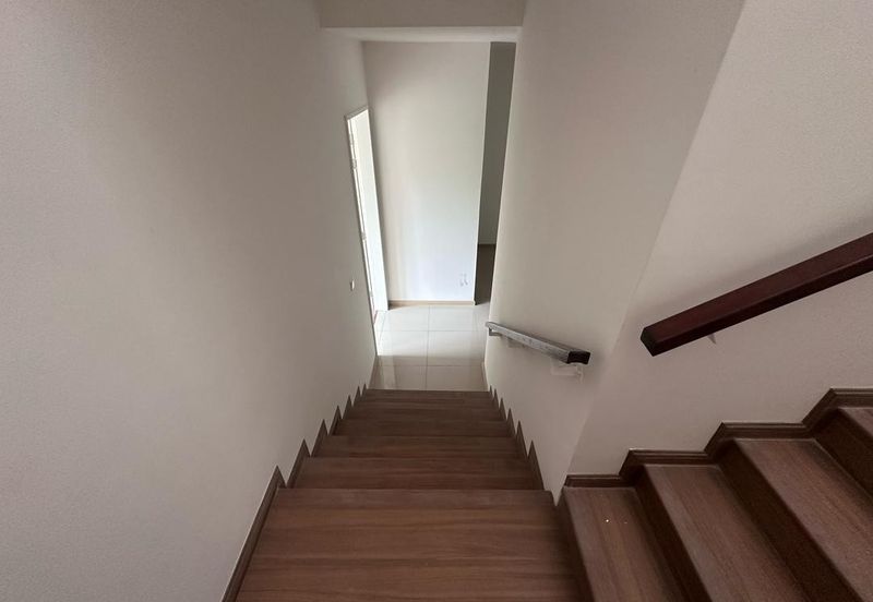 4 Stry Villa,3.7k sqft,6r5b,Free legal,0% downpayment,Facing South,5 Carpark