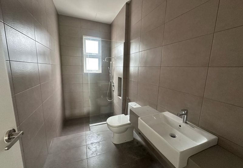 4 Stry Villa,3.7k sqft,6r5b,Free legal,0% downpayment,Facing South,5 Carpark