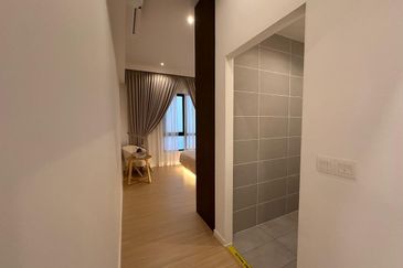 Freehold,Low Dense,Klcc View, Free furnished & legal, shuttle to MRT Price from 350k 