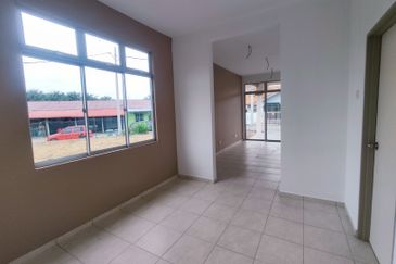 BELOW BANK VALUE Freehold Corner Single Storey Terrace House Taman Bidara Emas, Masjid Tanah For Sale