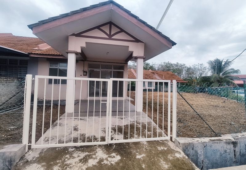 BELOW BANK VALUE Freehold Corner Single Storey Terrace House Taman Bidara Emas, Masjid Tanah For Sale