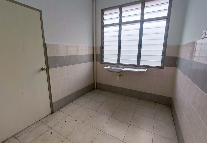 BELOW BANK VALUE Freehold Corner Single Storey Terrace House Taman Bidara Emas, Masjid Tanah For Sale