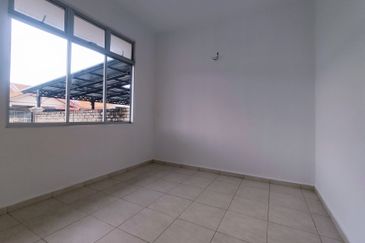 BELOW BANK VALUE Freehold Corner Single Storey Terrace House Taman Bidara Emas, Masjid Tanah For Sale