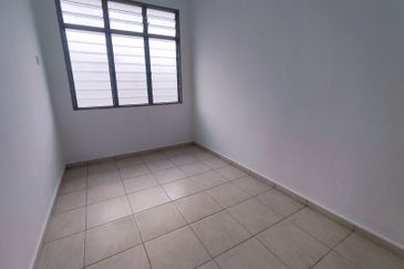 BELOW BANK VALUE Freehold Corner Single Storey Terrace House Taman Bidara Emas, Masjid Tanah For Sale