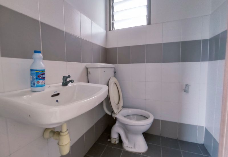 BELOW BANK VALUE Freehold Corner Single Storey Terrace House Taman Bidara Emas, Masjid Tanah For Sale