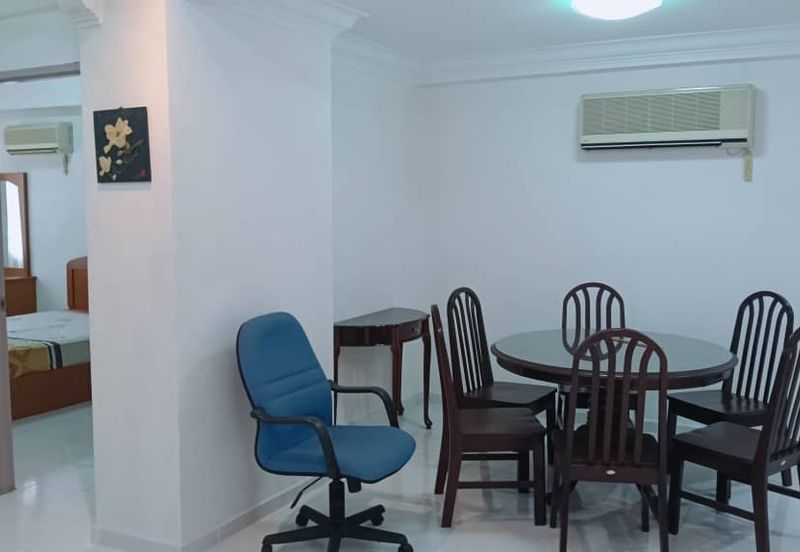 Straits Court Condominium Pasir Emas