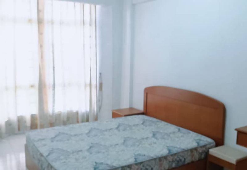 Straits Court Condominium Pasir Emas