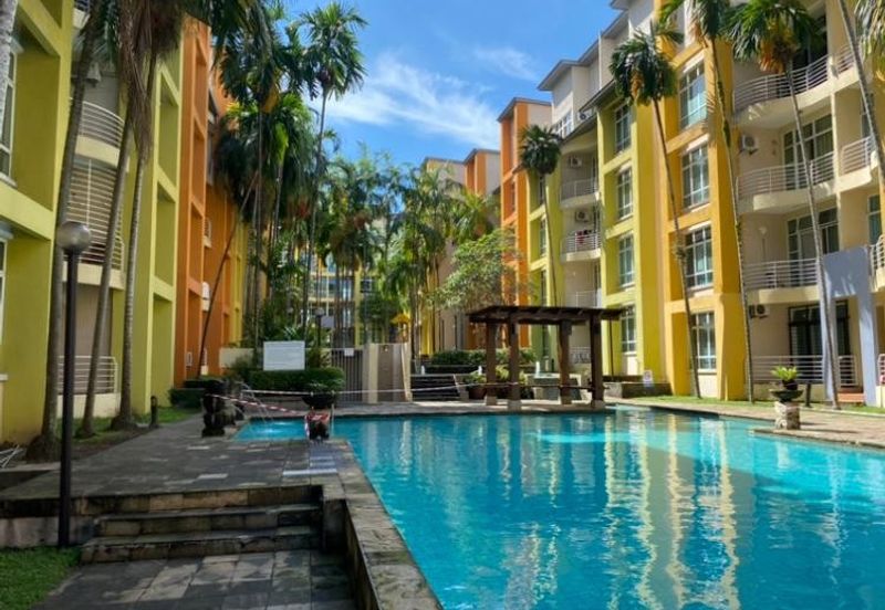 University Green Apartment