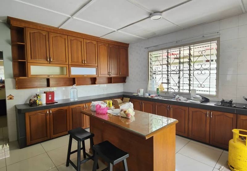 Renovated Freehold 5-bed 1 Single Storey Banglo Bungalow Taman Ghaffar Klebang Besar