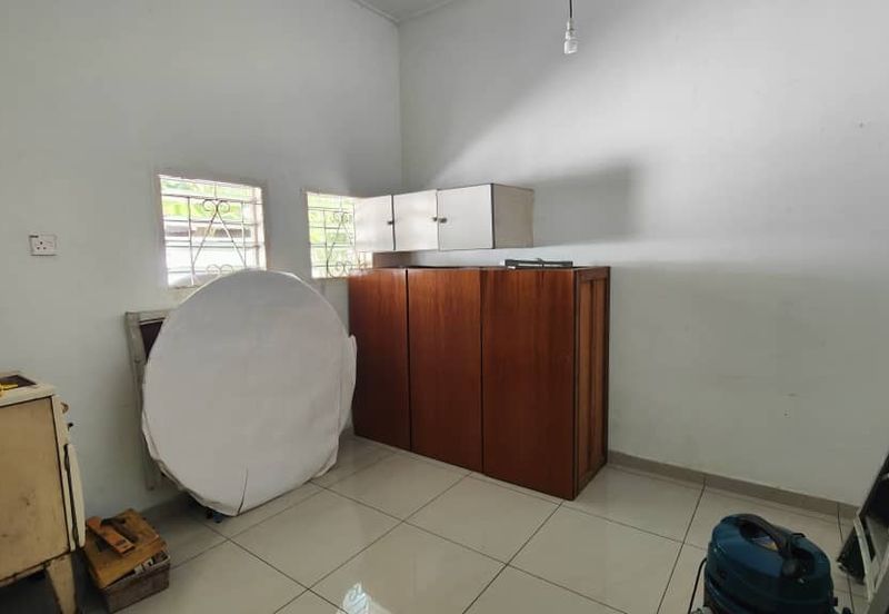 Renovated Freehold 5-bed 1 Single Storey Banglo Bungalow Taman Ghaffar Klebang Besar