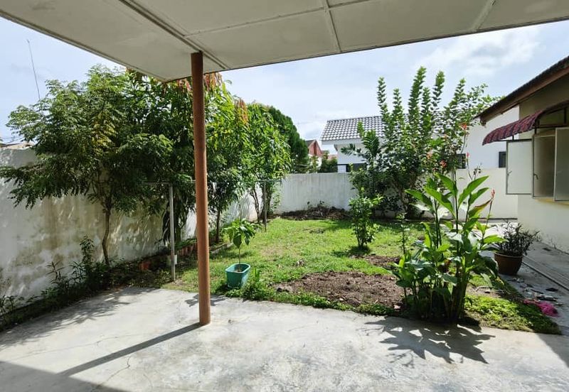 Renovated Freehold 5-bed 1 Single Storey Banglo Bungalow Taman Ghaffar Klebang Besar