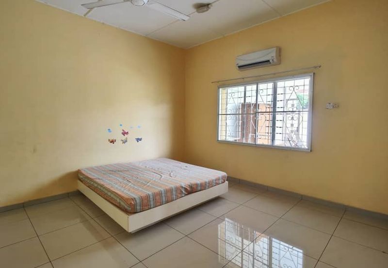 Renovated Freehold 5-bed 1 Single Storey Banglo Bungalow Taman Ghaffar Klebang Besar