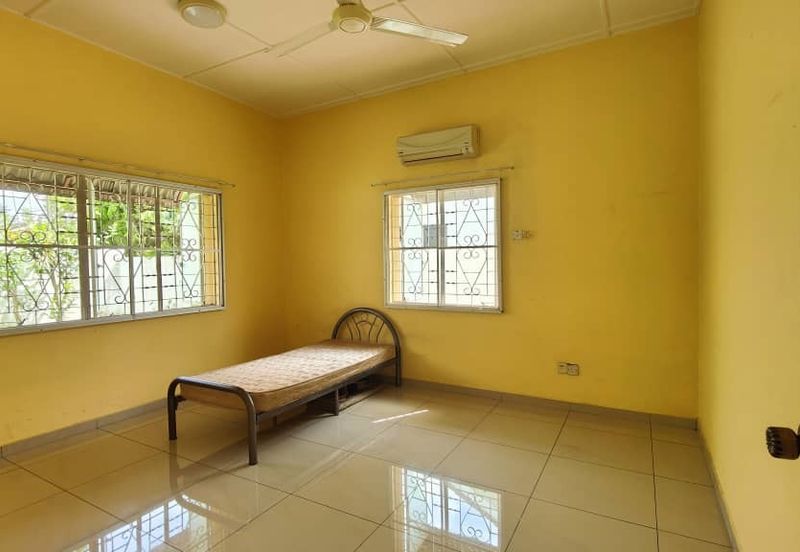 Renovated Freehold 5-bed 1 Single Storey Banglo Bungalow Taman Ghaffar Klebang Besar