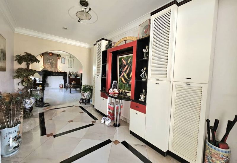 WELL MAINTAINED Freehold Corner 5-bed 1 Single Storey Banglo Bungalow Durian Daun Melaka City Centre