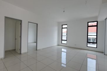 SPACIOUS 5-bed Double 2 Storey Bungalow Banglo Batu Berendam