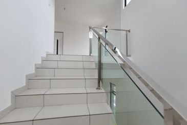 SPACIOUS 5-bed Double 2 Storey Bungalow Banglo Batu Berendam