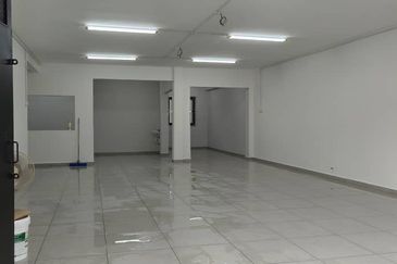 WELL MAINTAINED Ground Floor Shoplot at Ong Kim Wee Melaka City Center 
