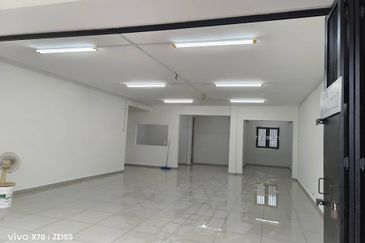 WELL MAINTAINED Ground Floor Shoplot at Ong Kim Wee Melaka City Center 