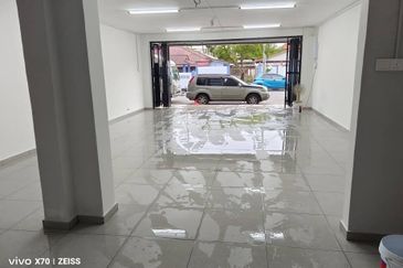 WELL MAINTAINED Ground Floor Shoplot at Ong Kim Wee Melaka City Center 