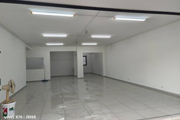 WELL MAINTAINED Ground Floor Shoplot at Ong Kim Wee Melaka City Center 