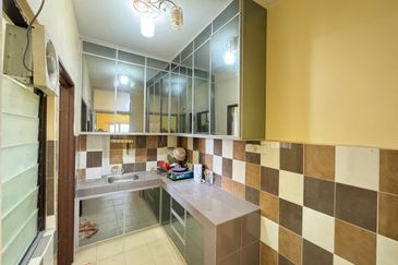 AFFORDABLE 3-bed Pangsapuri Rakyat Sungai Putat Apartment in Sungai Putat Batu Berendam