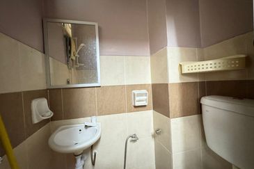 AFFORDABLE 3-bed Pangsapuri Rakyat Sungai Putat Apartment in Sungai Putat Batu Berendam