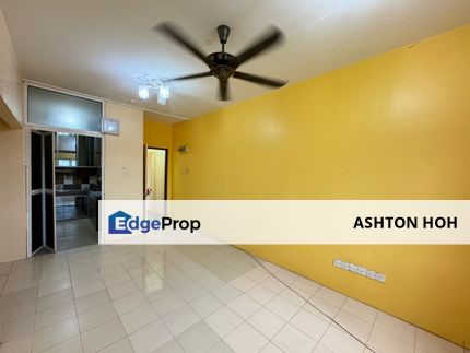 AFFORDABLE 3-bed Pangsapuri Rakyat Sungai Putat Apartment in Sungai Putat Batu Berendam, Melaka, Batu Berendam
