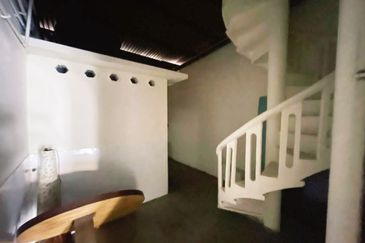 FACING MAINROAD Ground Floor Shop in Gajah Berang Melaka City Centre