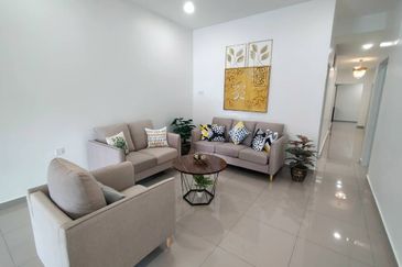 100% RENOVATED & Extended Freehold 5-bed 1 Storey House in Kampung 5 Melaka City Centre