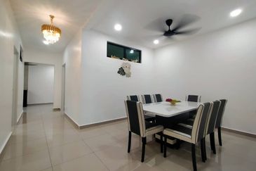 100% RENOVATED & Extended Freehold 5-bed 1 Storey House in Kampung 5 Melaka City Centre