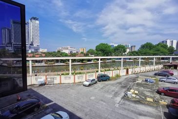 PANGSAPURI SUNGAI NAGA (TUN SRI LANANG)