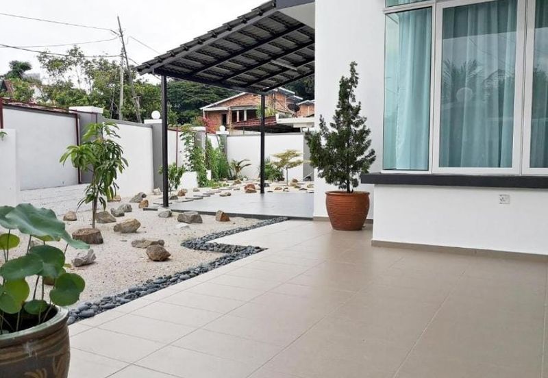 Jalan Bukit Senjuang