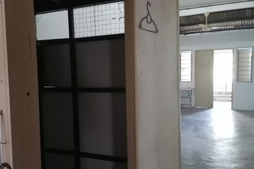 MAMPU MILIK 3-bed 1 Storey Terrace House Taman Penghulu Jabar Bukit Katil