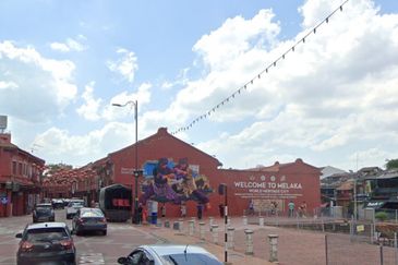 RARE Ground Floor Shop in Jalan Bunga Raya near Kampung Jawa Tourist Spot Jonker Street