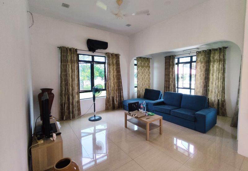 VACATION HOME 4-bed 1 Storey Banglo Single Storey Bungalow with Big Land Nusa Dusun Kuala Sungai Baru Kuala Linggi