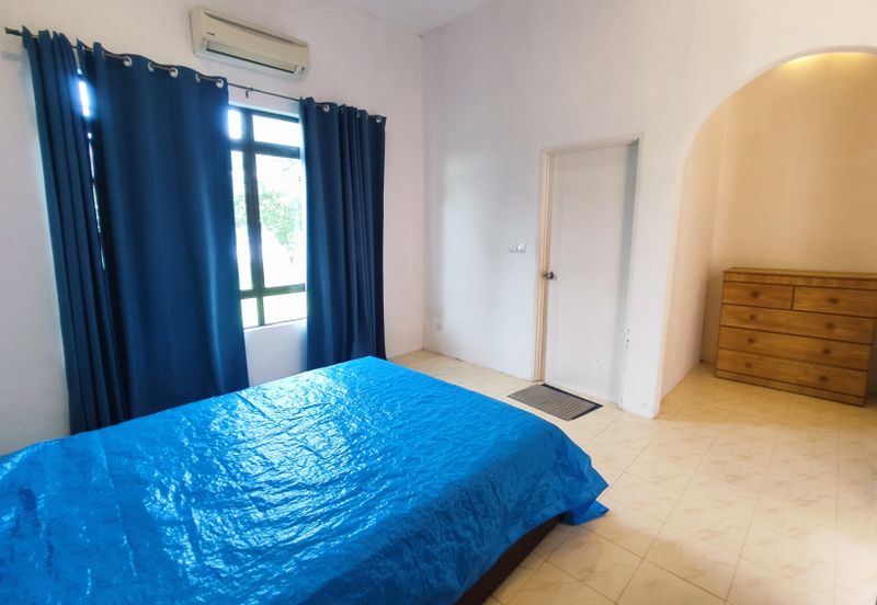 VACATION HOME 4-bed 1 Storey Banglo Single Storey Bungalow with Big Land Nusa Dusun Kuala Sungai Baru Kuala Linggi