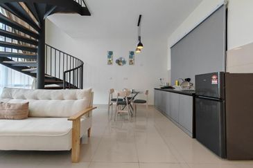 GREAT DEAL! RM500 Booking Fully Furnished Freehold 2-bed The Apple Duplex Dual Keys Condo Melaka City Centre