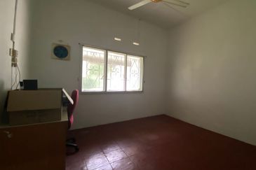 PEACEFUL Freehold 4-bed 1 Storey Banglo in Taman Muhibbah Klebang Besar