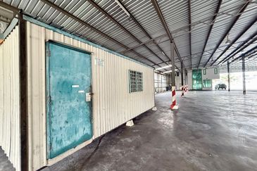 DETACHED FACTORY 2-Storey Office Building & Extra Land in Kawasan Perindustrian Pulau Sebang Tampin