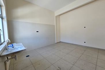 TAMAN ALAI PERDANA (CRISTAL BAY)