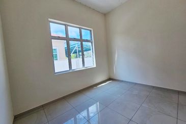 TAMAN ALAI PERDANA (CRISTAL BAY)