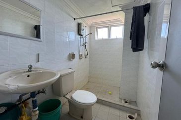 TANJUNG SAMUDERA CONDOMINIUM BEACH RESORT