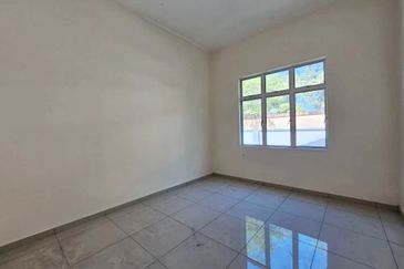 TAMAN ALAI PERDANA (CRISTAL BAY)