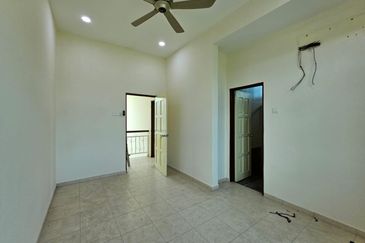 TAMAN ALAI PERDANA (CRISTAL BAY)