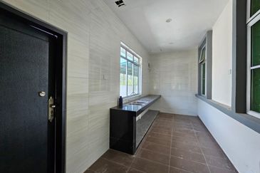 TAMAN ALAI PERDANA (CRISTAL BAY)