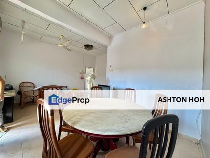 WELL MAINTAINED 3-bed Town House in Taman Kota Laksamana Seksyen 1, Melaka, Melaka Tengah